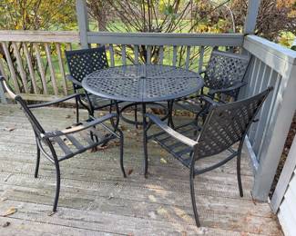 Metal patio table with 4 chairs