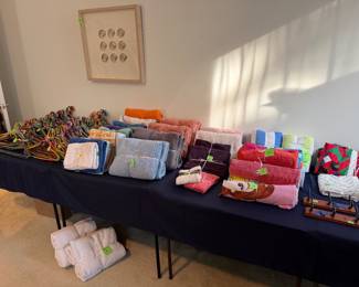Towels, crocheted hanger