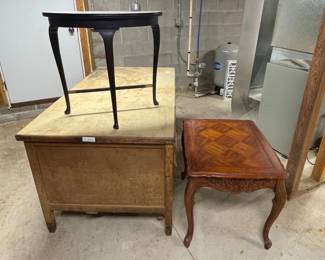 Lot 7313217: Antique Lemco Oak Desk, Hammary End Table & Black Oval Table
