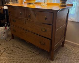 Lot 7312657: Antique Oak 4-Drawer Serpentine-Front Dresser with Brass Pulls