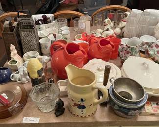 Lot 7313671: Kitchenware Group incl. Red Ball Pitchers, Cat Teapot & Chintz Set