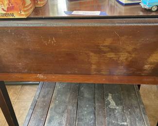 Lot 7313232: Antique Mahogany Drop-Leaf Side Table w/ Drawer Contents