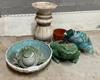 Lot 7313215: Ceramic Frog Planter, Frog Shell Bowl & Pedestal Garden Group