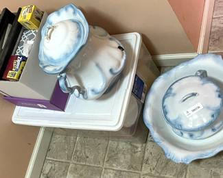 Lot 7313666: W.H. Grindley Blue & White Tureen, Underplate & Covered Dish