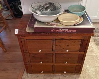 Lot 7313668: RRP Co Roseville Pottery Bowl, 18in Turkey Platter & Kitchen Group