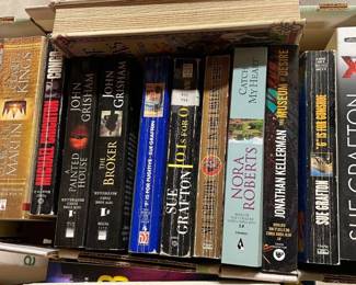Lot 7312520: Books Grouping incl. Grisham, Grafton, Kellerman & Nora Roberts