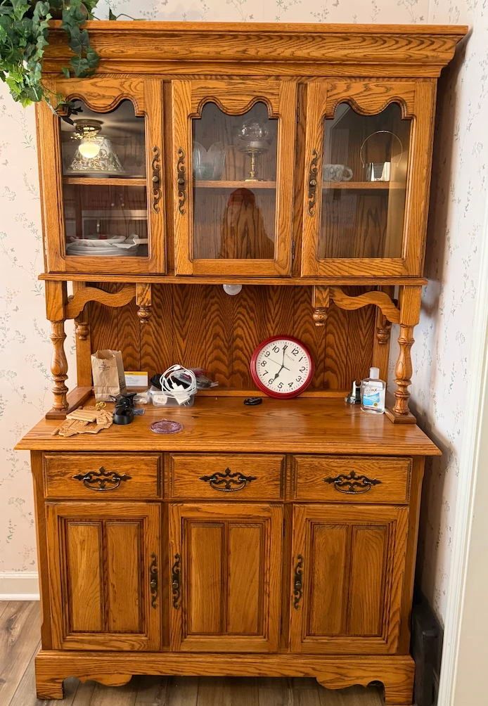 Lot 7312474: Traditional Oak China Hutch & Buffet Cabinet with Glass Display Doors and Ornate Hardware