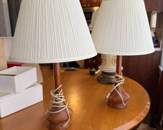 Lot 7312924: Pair of Vintage Mid-Century Modern Turned Wood Table Lamps with Pleated Shades