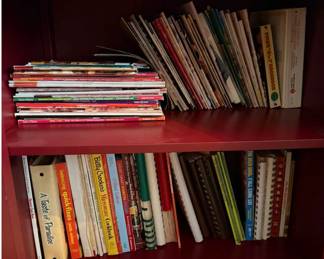 Lot 7312397: Extensive Vintage & Contemporary Cookbook Collection - Betty Crocker, Taste of Home & More