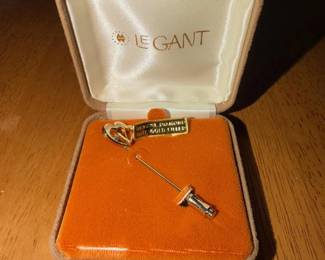 Lot 7312869: Vintage 14K Gold-Filled Heart Jewelry Pin with Genuine Diamond - Elegant Presentation Box