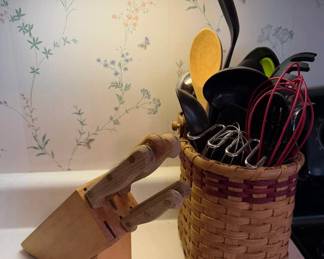 Lot 7308675: Kitchen Utensil Assortment with Woven Holder & Wood Knife Block Set