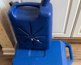 Lot 7312771: Pair of Blue Plastic 5-Gallon Utility Containers with Carry Handles & Screw Caps