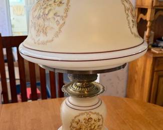 Lot 7312920: Vintage Victorian-Style Floral Milk Glass Table Lamp - Ornate Brass-Tone Base & Shade