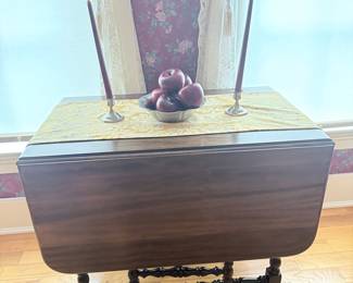 Vintage Drop-Leaf Gateleg Table
