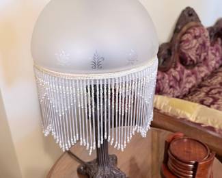 Vintage Victorian-Style Frosted Glass Table Lamp