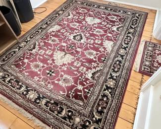 Traditional Floral Area Rug with Matching Accent Mat