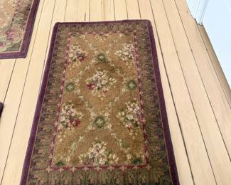 Traditional Floral Accent Rug Set