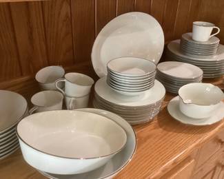 Noritake Reina