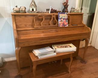 Upright piano