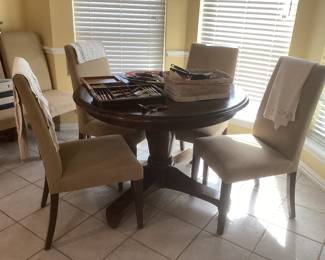 Dining table and 6 Parsons chairs (+1 table leaf)
