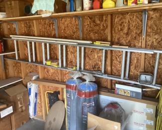 Extension ladder (flooring not for sale)