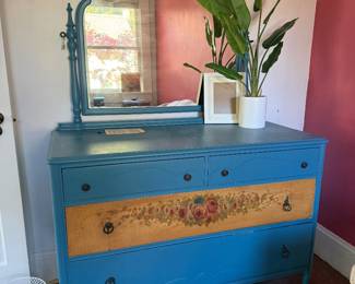 PRESALE ITEM: Vintage dresser $75