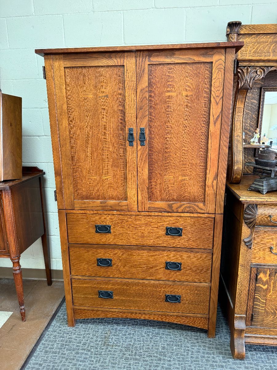 Blue Willow Estate Sales in Tupelo, MS starts on 10/31/2026