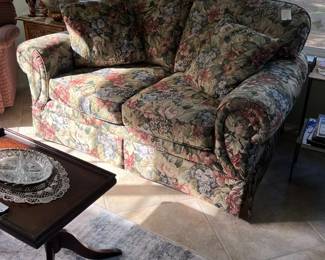 Flexsteel Upholstered Love Seat