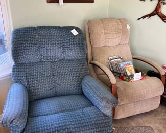 LA-Z-Boy Beige and Blue Recliner