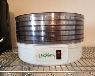 Dehydrator