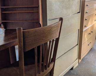 Dressers & desk 