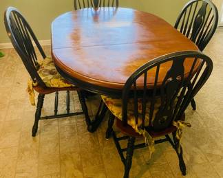 Nice all Wood Table, Leaf & 4 Chairs