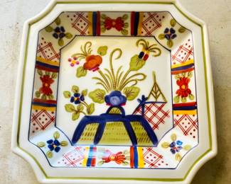 Andrea by Sadek Square Decorative Plate