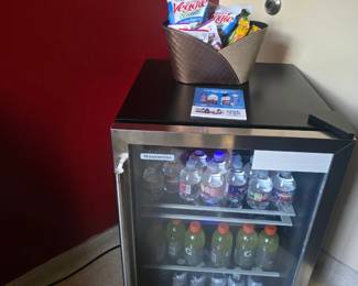 Display fridge $100