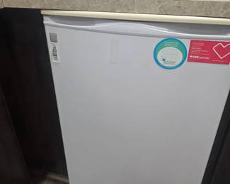 GE undercover fridge w/ freezer