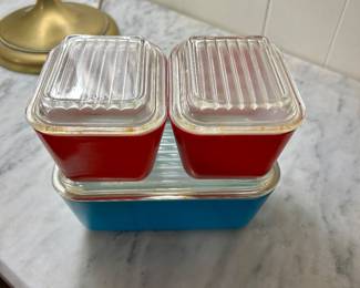 Vintage Pyrex-style glass refrigerator storage dishes