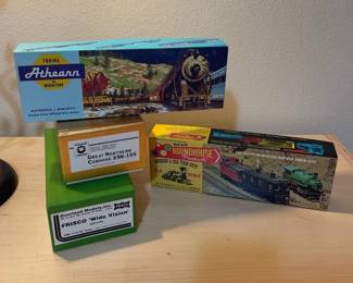 HO Trains Great Northern Caboose Overland Oriental Limited And More