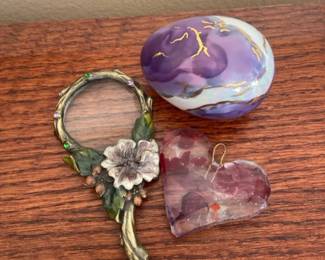 Vintage Ornate Floral Magnifying Glass J H Brown Decorative Egg And Glass Heart