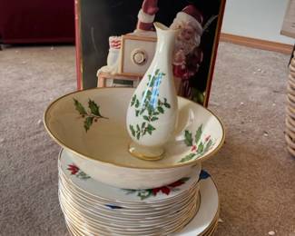 Vintage Lenox Holiday Musical Candy Box Royal Stewart Bone China