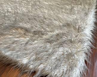 46x 61 Faux Fur Throw Blanket