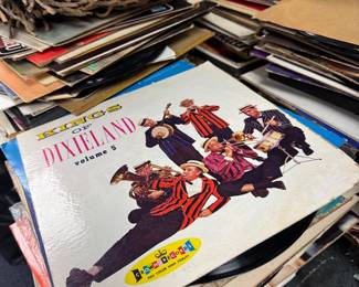 Vinyls $2 Records $2 Covers $2 