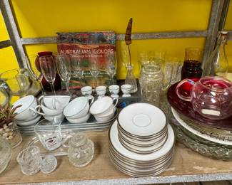 Lenox Montclair or Lenox Solitaire. Msy have both emptying boxes from clients garage