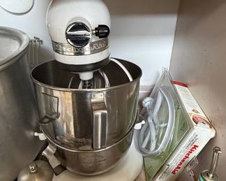 KitchenAid Artisan Series 5-Quart Tilt-Head Stand Mixer