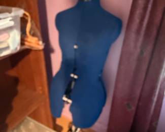 Adjustable Dress Form Mannequin