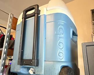 Igloo Ice Cube 70 Qt. Roller Cooler
