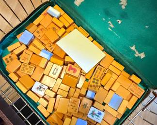 Vintage Bakelite Mahjong Set in Case