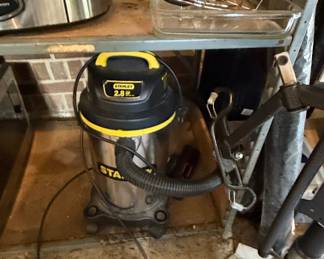 Stanley 2.8 HP Wet/Dry Vacuum