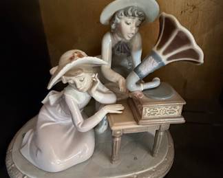 Lladro 'Music Time' Figurine