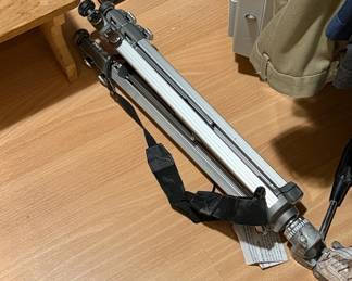 Manfrotto 3021 Professional Tripod