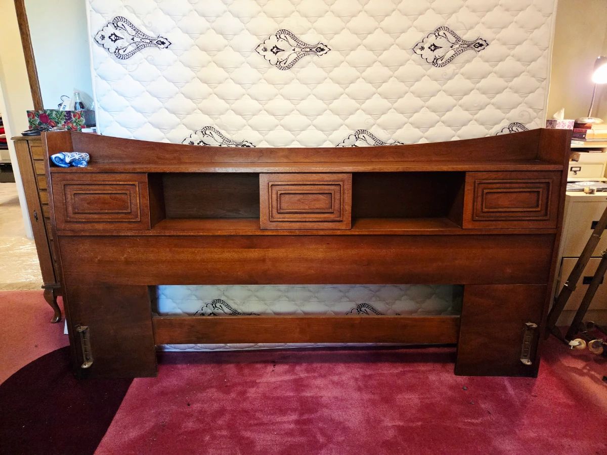 Fabulous MCM Broyhill Sculptra King Size Headboard! Part of a 3 piece set